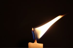 candle-1368940_640